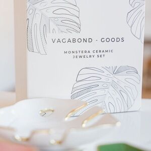 Monstera ceramic 3 pcs jewelry set @beachly brand new